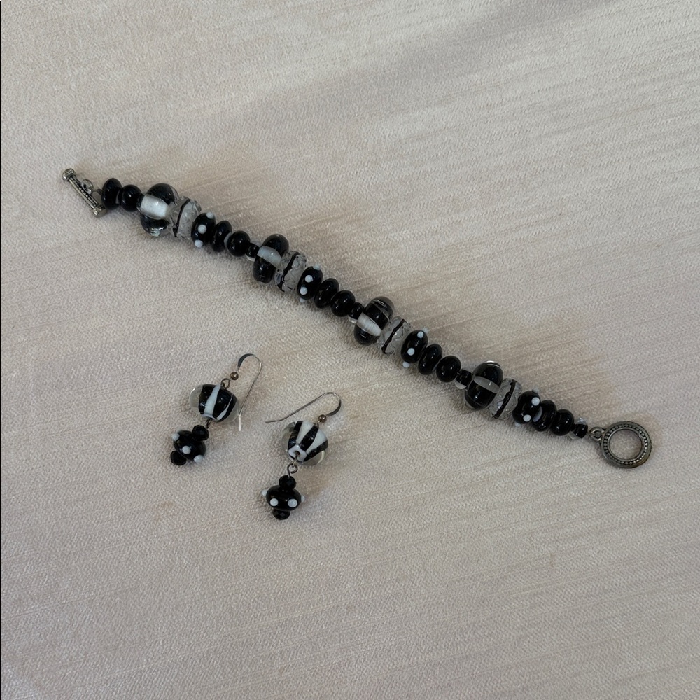 Black and White Glass Bead Bracelet & Earring Set - Women Jewelry